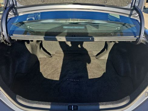 Used 2019 Toyota Corolla LE image 12