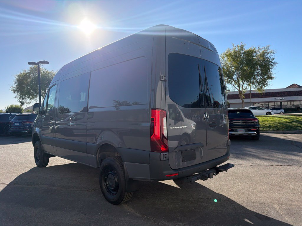 Used 2026 Mercedes-Benz Sprinter 2500 w/ Winter Package Plus image 10