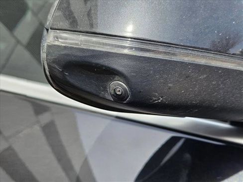 Certified 2024 BMW X7 xDrive40i w/ Premium Package image 6