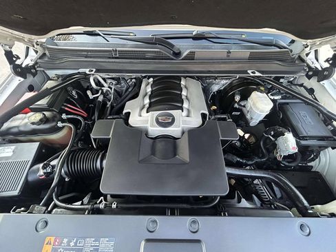 Used 2018 Cadillac Escalade ESV Platinum image 18