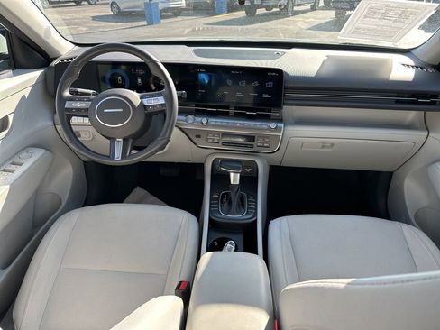 Used 2025 Hyundai Kona SEL image 13