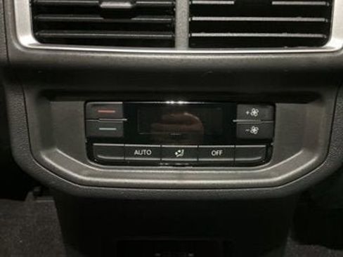 Certified 2024 Volkswagen Atlas SE image 16