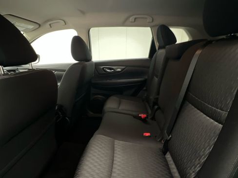 Certified 2019 Nissan Rogue SV w/ Premium Package image 10