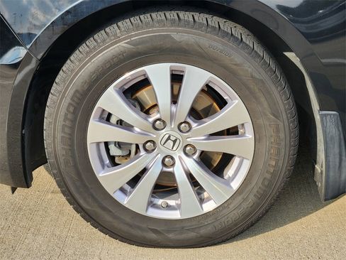 Used 2016 Honda Odyssey SE image 10