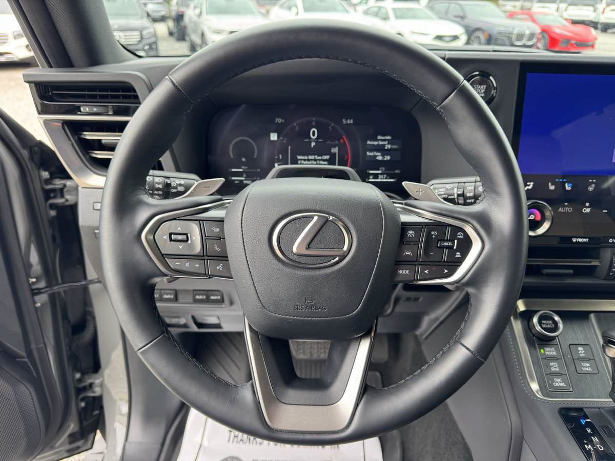 Used 2025 Lexus GX 550 AWD/4WD image 18