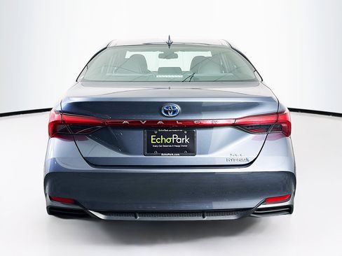 Used 2022 Toyota Avalon XLE w/ Moonroof Package image 7