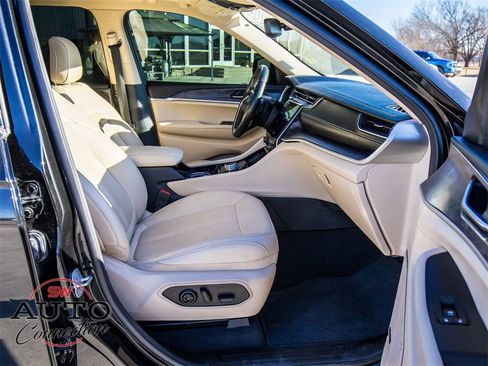 Used 2022 Jeep Grand Cherokee L Limited image 18