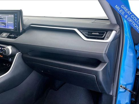 Used 2021 Toyota RAV4 XLE Premium w/ Carpet Mat Package (TMS) image 22