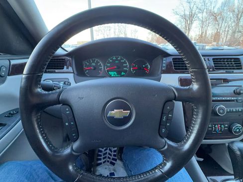Used 2012 Chevrolet Impala LT w/ LT Sunroof Package image 11
