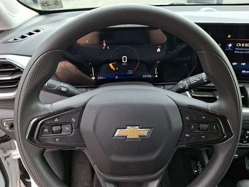 Used 2024 Chevrolet TrailBlazer LS FWD image 17