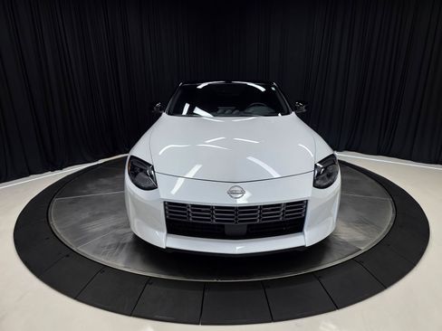 Used 2023 Nissan Z w/ Floor Mat Package (L93) RWD image 8