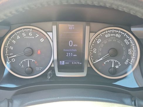 Used 2018 Toyota Tacoma SR5 image 25