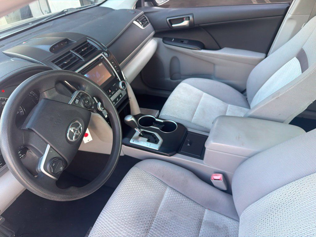 Used 2014 Toyota Camry LE FWD image 9