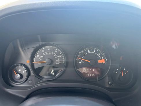 Used 2016 Jeep Patriot High Altitude FWD image 12