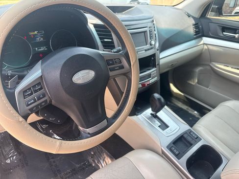 Used 2013 Subaru Outback 3.6R Limited w/ Moonroof Pkg AWD/4WD image 32