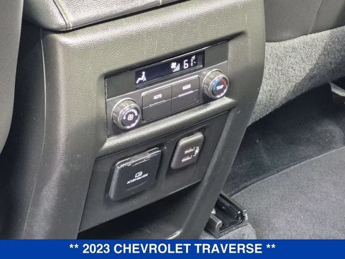 Used 2023 Chevrolet Traverse LT w/ LT Premium Package AWD/4WD image 18
