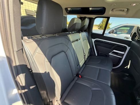 Used 2024 Land Rover Defender 110 S image 43