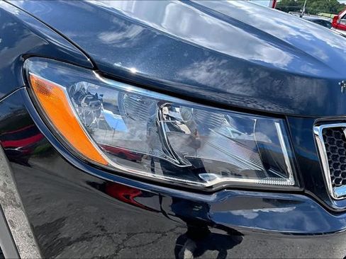 Used 2018 Jeep Compass Latitude w/ Popular Equipment Group FWD image 33