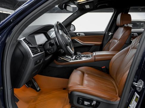 Used 2022 BMW X7 M50i w/ Executive Package image 4
