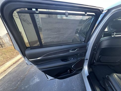 New 2025 Jeep Grand Cherokee L Overland w/ Luxury Tech Group IV AWD/4WD image 13