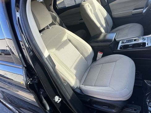 Used 2023 Ford Explorer XLT image 24