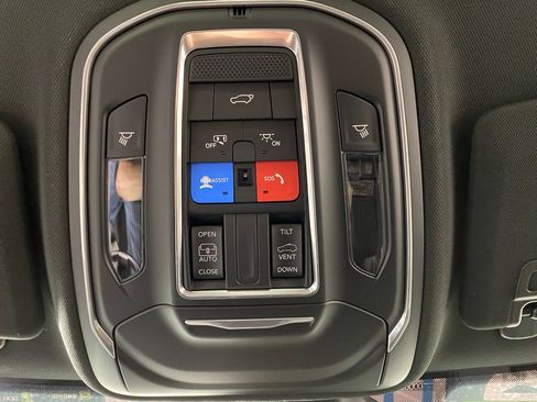 New 2026 Jeep Grand Cherokee Altitude AWD/4WD image 8