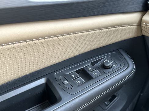 New 2026 Volkswagen Atlas Cross Sport SE image 22