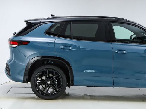 New 2026 Volkswagen Tiguan SE R-Line image 11