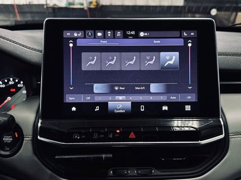 Used 2022 Jeep Compass Limited image 32