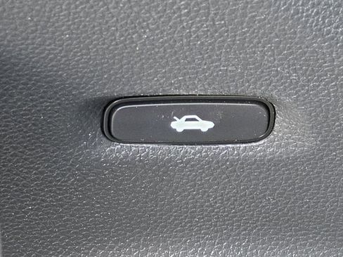 Used 2022 Honda Civic Touring image 34