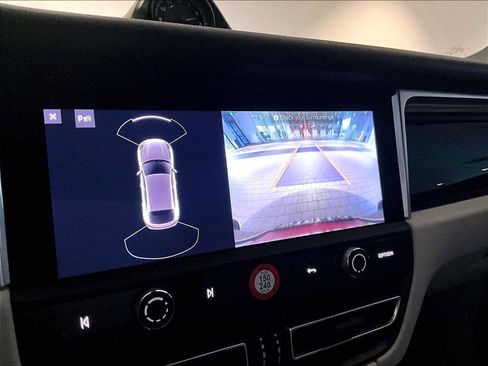 Used 2023 Porsche Macan S image 28