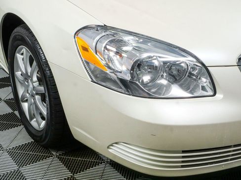 Used 2008 Buick Lucerne CXL w/ Driver Confidence Package FWD image 32