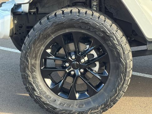 Used 2021 Jeep Gladiator Overland image 26