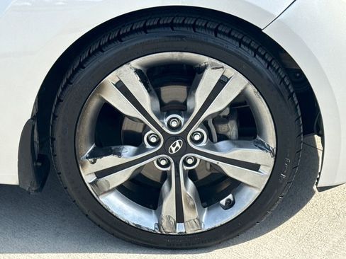 Used 2016 Hyundai Veloster w/ Option Group 02 image 16