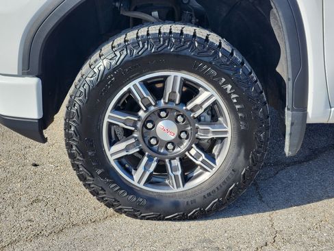 Used 2025 GMC Sierra 1500 AT4 AWD/4WD image 10