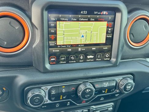 Used 2023 Jeep Gladiator Mojave w/ LED Lighting Group AWD/4WD image 21