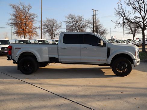 Used 2025 Ford F450 Platinum image 2