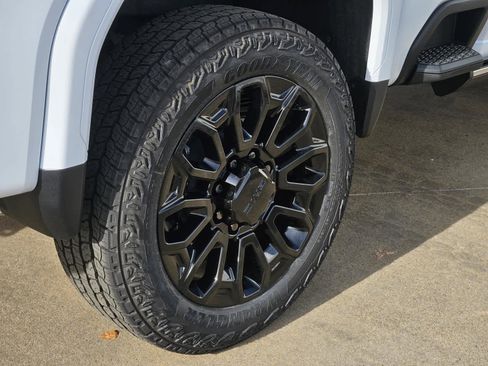 New 2026 GMC Sierra 2500 Denali Ultimate image 7