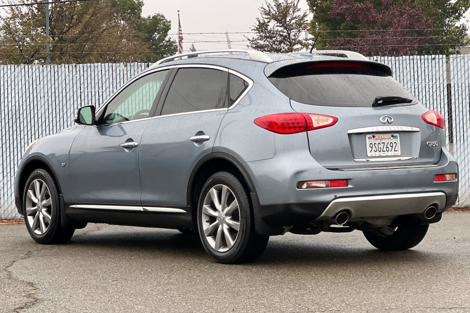 Used 2017 INFINITI QX50 2WD w/ Premium Plus Package image 5