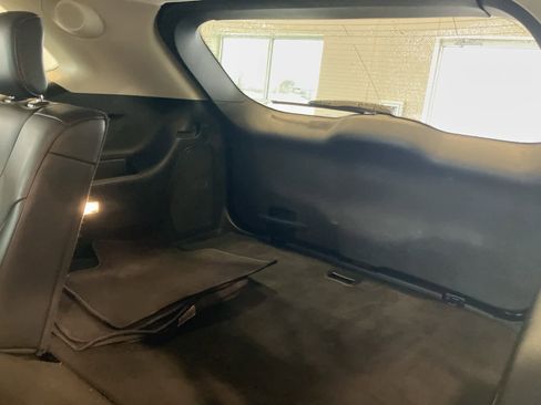 Used 2019 Ford Edge Titanium w/ Cold Weather Package image 28