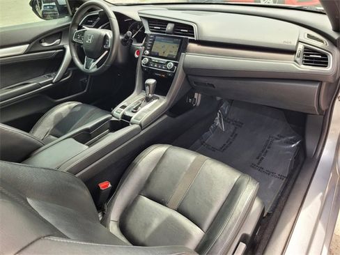 Used 2019 Honda Civic Touring image 16