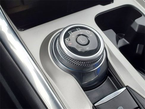 Used 2022 Ford Explorer XLT w/ Equipment Group 202A image 24