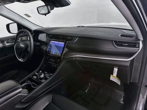 Used 2023 Jeep Grand Cherokee L Limited AWD/4WD image 28