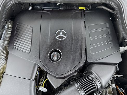 Used 2025 Mercedes-Benz GLE 450e 4MATIC image 37