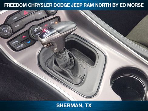Used 2022 Dodge Challenger SXT RWD image 14
