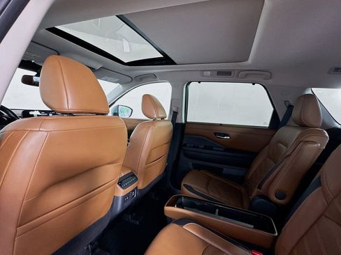 Used 2022 Nissan Pathfinder Platinum w/ Lighting Package (N93) image 19