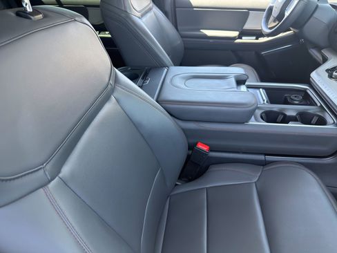 Certified 2025 Ford Expedition Active AWD/4WD image 10