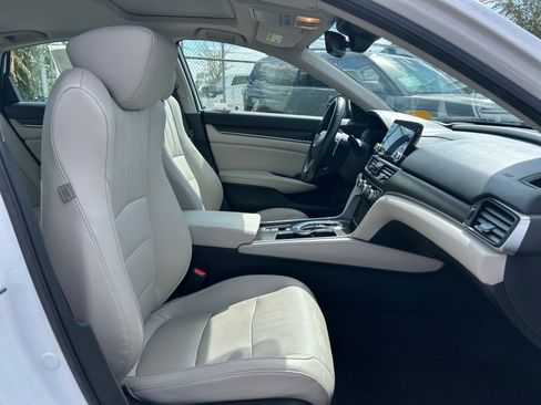 Used 2022 Honda Accord Touring image 31