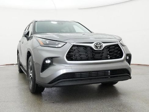 New 2026 Toyota Highlander XLE image 39