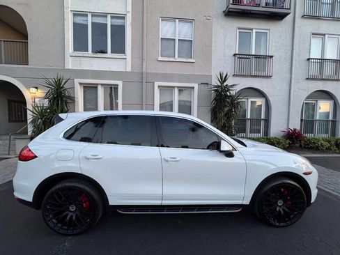 Used 2013 Porsche Cayenne image 9